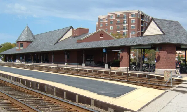 Metra arlington heights station