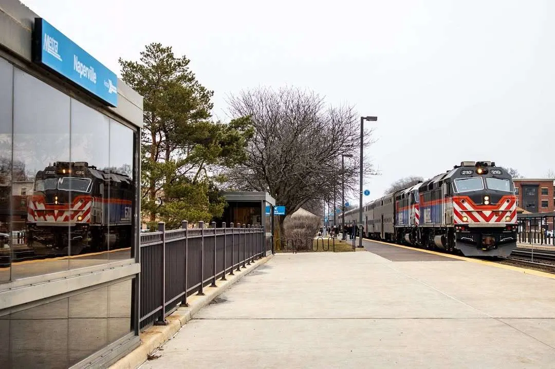 Metra naperville station